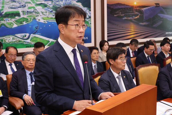 박상우 국토교통부 장관이 25일 국회 국토교통위원회 전체회의에서 2025년도 제2회 추가경정예산안에 관해 제안설명을 하고 있다. [사진=연합뉴스]