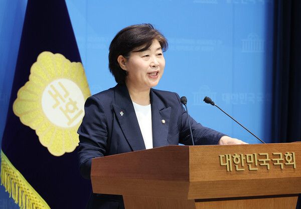 이재명 대선후보 직속으로 활동했던 인구미래위원회가 '인구미래포럼'(대표 민주당 서영교 의원, 사진)으로 재출범하고 30일 첫 번째 포럼을 진행했다. [사진=연합뉴스]