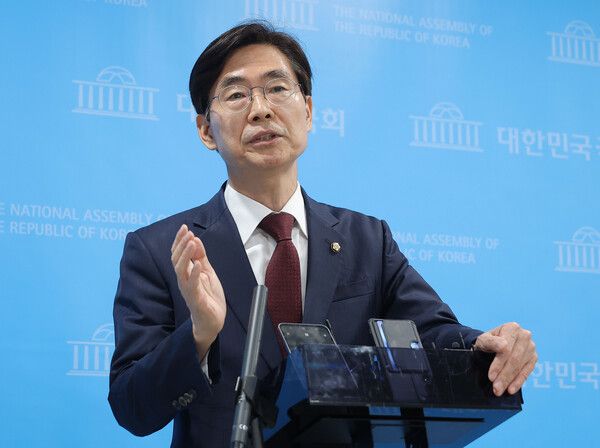 국민의힘 최다선인 6선 조경태 의원은 본회의 직후 기자들과 만나 