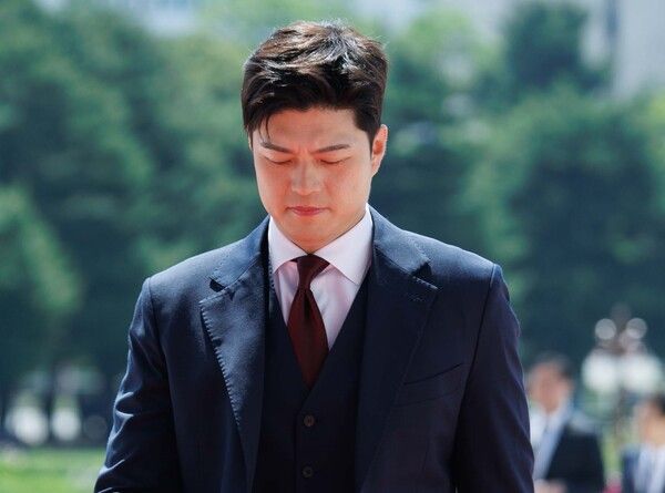 국민의힘&nbsp;김용태&nbsp;비상대책위원장이 4일 서울 여의도 국회의사당에서 열린 제21대 대통령 취임선서식에 참석하고 있다.[사진=연합뉴스]