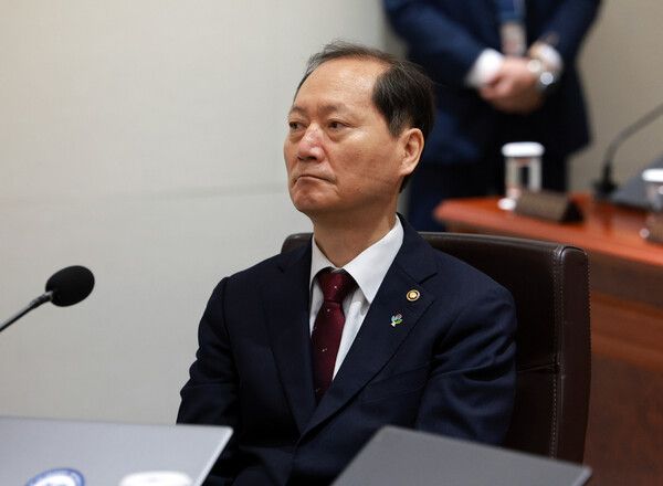 이완규&nbsp;법제처장이 5일 서울 용산 대통령실 청사에서 열린 국무회의에 참석하고 있다. [사진=연합뉴스]