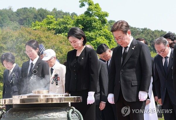 현충탑 참배하는 이재명 대통령 [사진=연합뉴스]