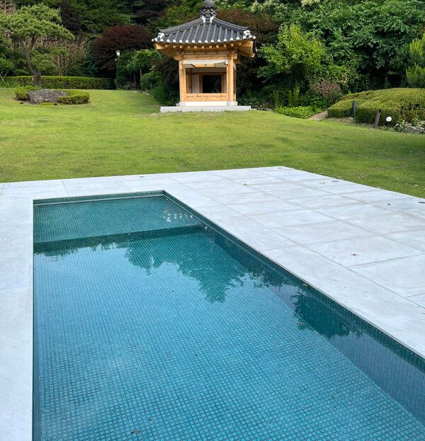 더불어민주당 박홍근 의원이 7일 서울 용산구 한남동 대통령 관저 방문 당시 촬영해 소셜네트워크서비스(SNS)에 올린 사진. [출처=박홍근 의원 페이스북]