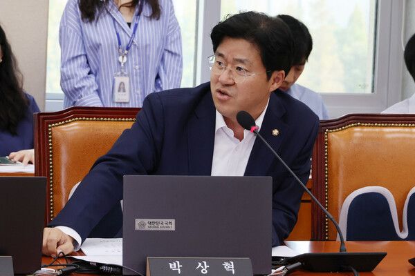 박상혁 더불어민주당 의원은 9일 라디오 인터뷰에서 이재명 대통령과 미국 트럼프 대통령의 첫 정상 통화에 대해 
