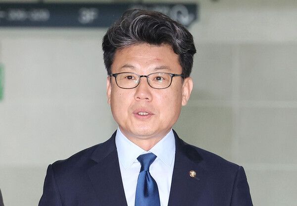 진성준 더불어민주당 정책위의장은 1일 MBC라디오 인터뷰에서 