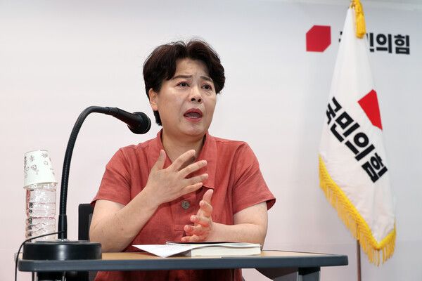 국민의힘 윤희숙&nbsp;혁신위원장이 13일 서울 여의도 중앙당사에서 기자간담회를 하고 있다.[사진=연합뉴스]