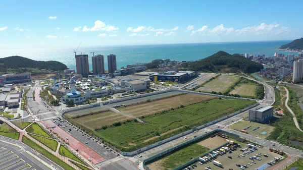 부산 오시리아 관광단지애 쇼플랙스 사업이 15일 부산도시공사의 대법원 상고포기를 계기로 2조원 규모의 글로벌 투자유치를 이루며 본격재개될 전망이다. [사진=아트하랑 제공]