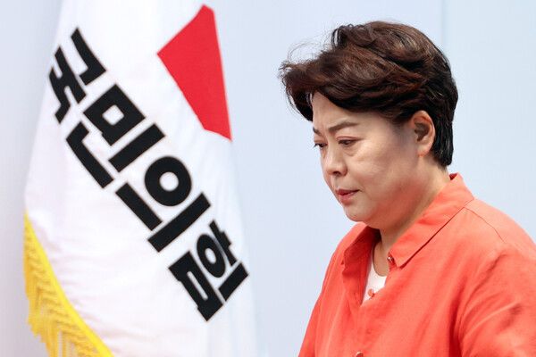 국민의힘&nbsp;윤희숙&nbsp;혁신위원장이 16일 서울 여의도 중앙당사에서 열린 기자간담회에 참석하고 있다. 윤 혁신위원장은 이날 간담회에서 나경원·윤상현·장동혁·송언석 의원에게 스스로 거취를 밝힐 것을 요구했다. [사진=연합뉴스]