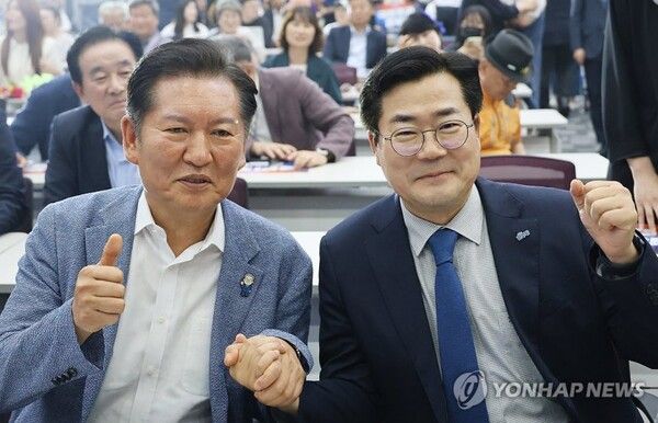 당권 도전 출사표를 던진 정청래 의원과 박찬대 의원의 리더십 경쟁이 본격화 되는 모습이다 [사진=연합뉴스]