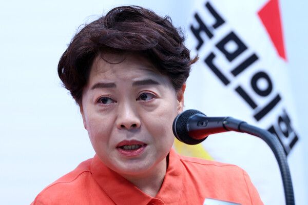 &nbsp;윤희숙 국민의힘 혁신위원장은 21일 라디오에 출연해 극우세력으로 대표되는 전직 한국사 강사 전한길 씨에 대해 출당 조치를 요구하며 당의 중진 의원들도 함께 징계해야 한다고 말했다. [사진=연합뉴스]