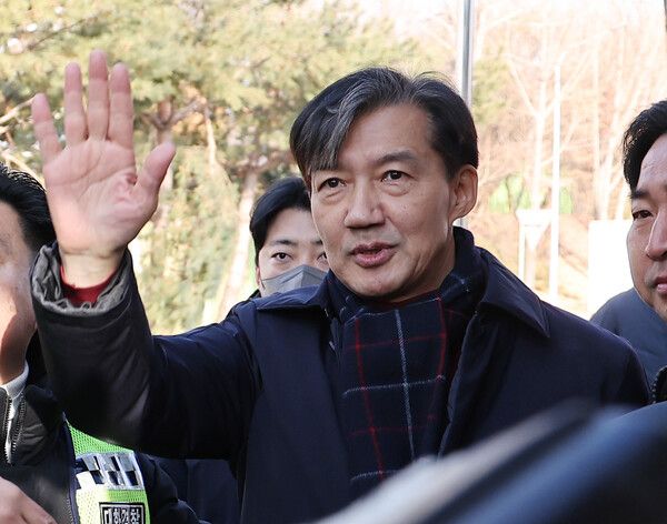 조국 전 조국혁신당 대표는 옥중서신을 통해 국민의힘을 '늙은 일베'라 칭하며 