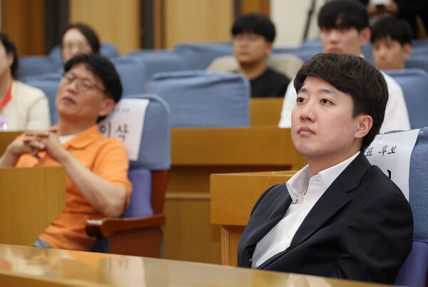 13일 서울 여의도 국회 의원회관에서 열린 개혁신당 최고위원 후보자 1차 토론회에&nbsp;이준석&nbsp;의원이 참석해 있다. [사진=연합뉴스]