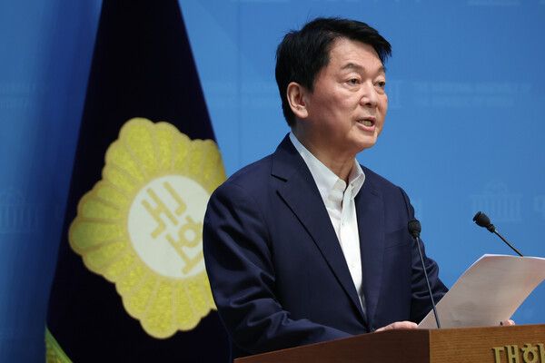 &nbsp;국민의힘 당권주자인&nbsp;안철수&nbsp;의원이 28일 서울 여의도 국회 소통관에서 인적쇄신 방안 등 당 혁신안을 발표하고 있다. [사진=연합뉴스]