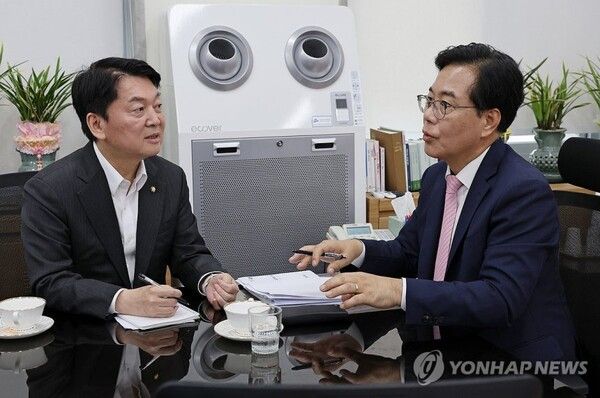 송언석 비대위원장과 안철수 의원 [사진=연합뉴스]