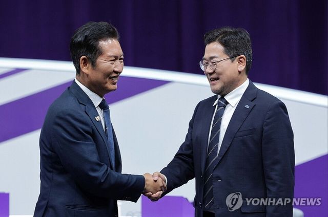 정청래, 박찬대 민주당 당대표 후보들이 29일 오후 서울 마포구 MBC에서 열린 TV토론회에 참석해 열띤 토론을 벌였다. 2025.7.29 [국회사진기자단=연합뉴스]