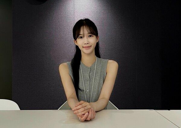 (사진설명 = 인터뷰를 진행하고 있는 메르베 손진화 대표)