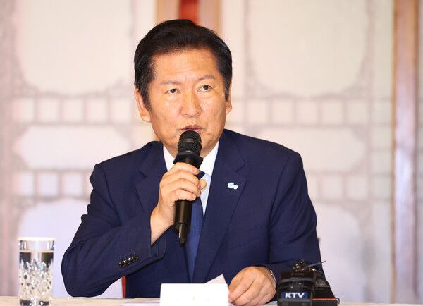 &nbsp;더불어민주당&nbsp;정청래&nbsp;대표가 10일 서울 종로구 삼청동 총리공관에서 열린 고위당정협의회에서 발언하고 있다. [사진=연합뉴스]