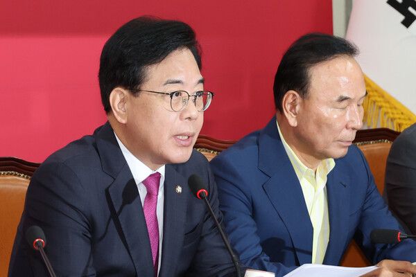 국민의힘&nbsp;송언석&nbsp;비상대책위원장 겸 원내대표가 11일 서울 여의도 국회에서 열린 비상대책위원회의에서 발언하고 있다. [사진=연합뉴스]