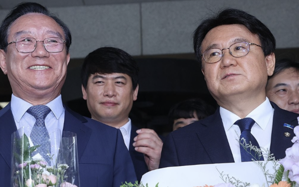 송철호 전 울산시장과 황운하 조국혁신당 의원이 청와대 하명 수사 의혹 관련해 대법원 무죄 판결을 확정받았다. [사진=연합뉴스]