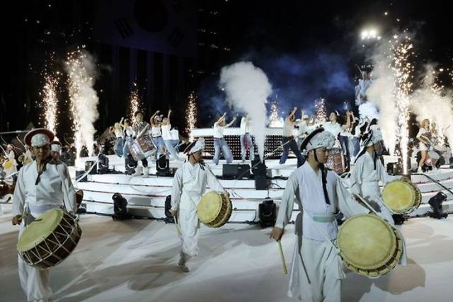 15일 서울 세종대로 광화문광장에서 제21대 대통령 국민임명식 '광복 80년, 국민주권으로 미래를 세우다' 행사가 열리고 있다. [사진=연합뉴스]