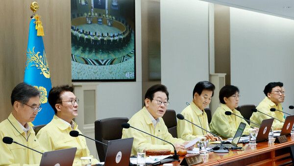 이재명&nbsp;대통령이 18일 서울 용산 대통령실 청사에서 열린 을지 국무회의를 주재하고 있다. [사진=연합뉴스]