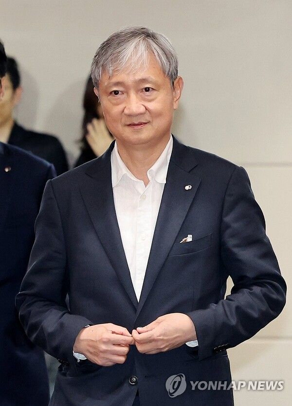 [사진=이찬진&nbsp;신임 금융감독원장이 14일 서울 여의도 금융감독원에서 열린 취임식에 입장하고 있다. (연합뉴스 제공)]