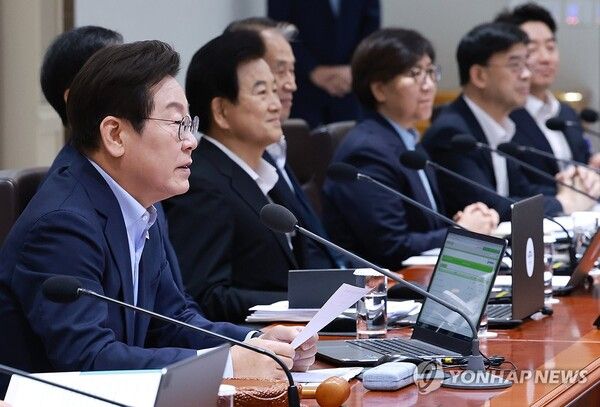 이재명 대통령이 29일 서울 용산 대통령실 청사에서 열린 임시 국무회의에서 발언하고 있다. [사진=연합뉴스]