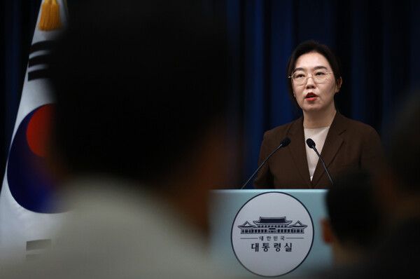 강유정&nbsp;대통령실&nbsp;대변인이 5일 서울 용산&nbsp;대통령실&nbsp;청사에서 현안 브리핑을 하고 있다. [사진=연합뉴스]