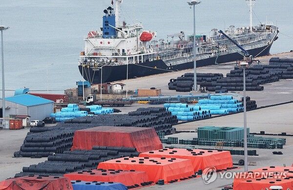 여야 의원 106명이 철강산업 지원을 위한 'K스틸법'을 공동 발의했다 [사진=연합뉴스]