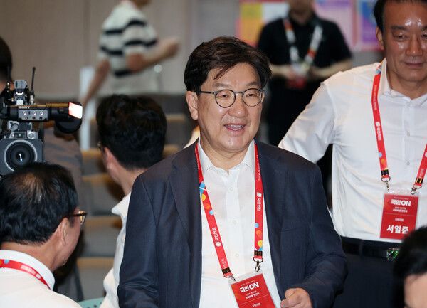 권성동 국민의힘 의원은 2022년 1월 서울 여의도의 한 식당에서 윤영호 전 통일교 세계본부장으로부터 1억 원을 받았다는 혐의를 받는다. 권 의원은 같은 해 2~3월 한학자 통일교 총재로부터 금품이 담긴 쇼핑백을 받은 의혹도 함께 받고 있다. [사진=연합뉴스]