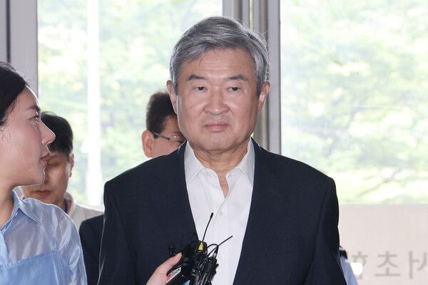 &nbsp;조태용&nbsp;전 국가안보실장이 8월 20일 서울 서초구 순직해병특검팀에 참고인 신분으로 조사를 받기 위해 출석하고 있다.[사진=연합뉴스]