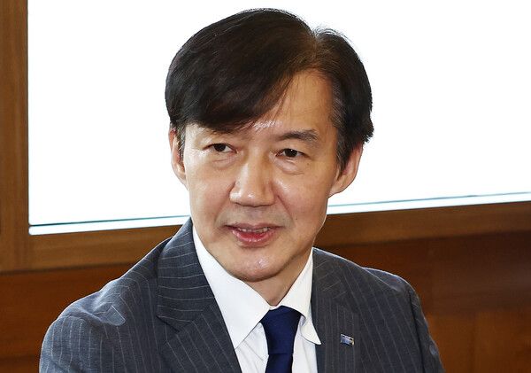 조국혁신당은 11일 당무위원회를 열고 조국 당 혁신정책연구위원장을 비상대책위원장으로 선출했다. 조 위원장은 첫 일성으로 