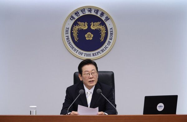 이재명&nbsp;대통령이 11일 용산 대통령실에서 열린 수석보좌관회의에서 발언하고 있다. [사진=연합뉴스]