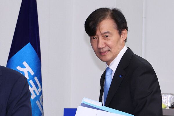 조국혁신당&nbsp;조국&nbsp;혁신정책연구원장이 지난 1일 서울 여의도 국회에서 열린 최고위원회의에 참석하고 있다. [사진=연합뉴스]