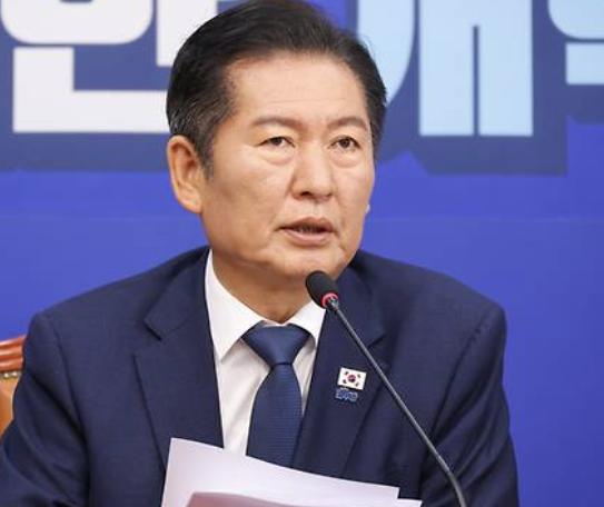 정청래 민주당 당 대표가 이재명 대통령과 검찰 개혁 후속 입법 주도권을 두고 갈등을 겪고 있다고 일각의 주장이 제기됐다 [사진=연합뉴스]