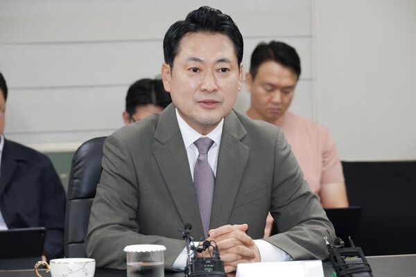 국민의힘&nbsp;장동혁&nbsp;대표가 16일 서울 종로구 한국교회총연합을 방문해 인사말을 하고 있다. [사진=국민의힘 제공. 재판매 및 DB 금지]