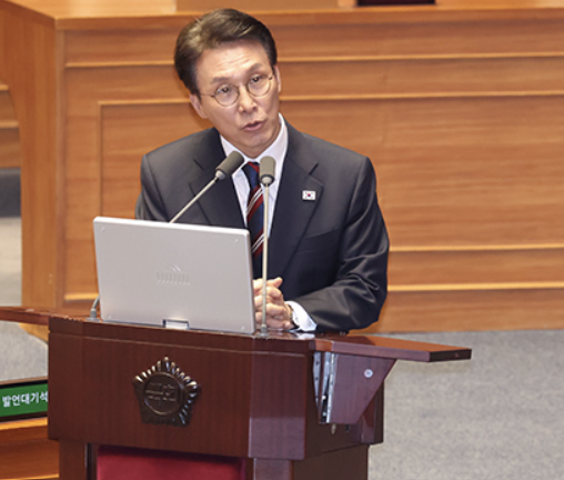 김민석 국무총리가 17일 대정부질문서 발언하고 있다. [사진=연합뉴스]