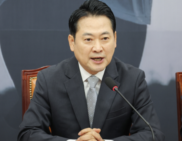 장동혁 국민의힘 대표가 18일 서울 여의도 국회에서 열린 최고위원회의에서 발언하고 있다. [사진=연합뉴스]