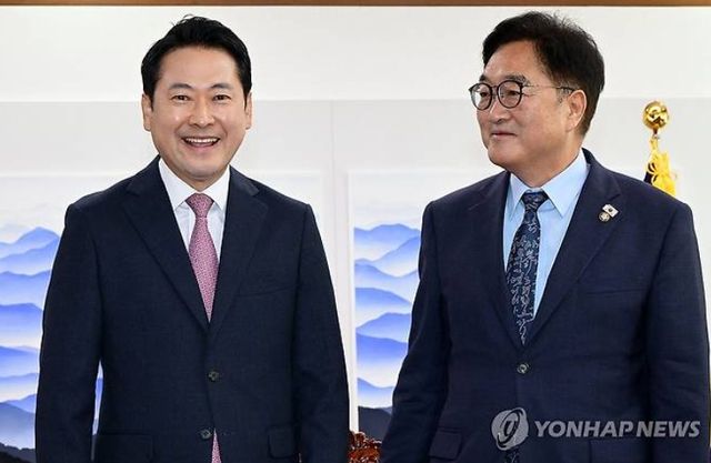 장동혁 국민의힘 대표가 2일 당대표 취임 인사차 우원식 국회의장을 예방했다. [사진=연합뉴스]