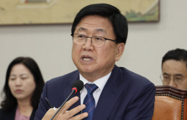 최교진 교육부 장관 후보자가 2일 국회 인사청문회서 발언하고 있다. [사진=연합뉴스]