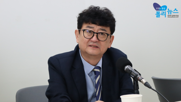 김능구 폴리뉴스 대표가 '이번 경주 APEC이 어떤 계기가 될 것 같냐'고 김 최고위원에게 질문했다. [사진=이준수PD]