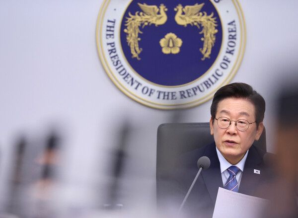 이재명 대통령이 18일 서울 용산&nbsp;대통령실에서 열린 제11차 수석보좌관회의에서 발언하고 있다. [사진=연합뉴스]
