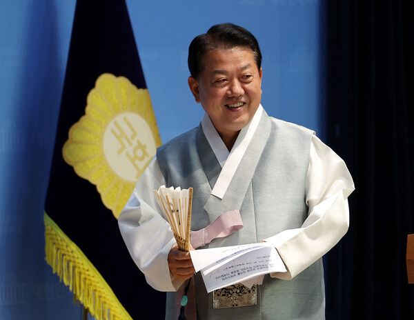 &nbsp;더불어민주당&nbsp;김병주&nbsp;의원은 24일 라디오에 출연해 경기도지사 출마를 시사하는 한편 최근 논란이 된 조희대 대법원장의 국회 청문회 채택에 대해 