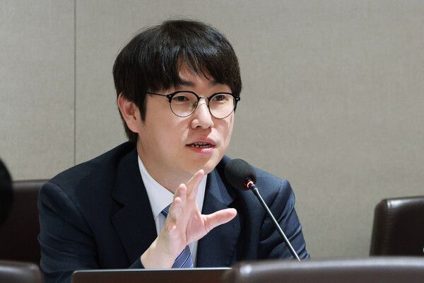 하정우&nbsp;대통령실 인공지능(AI)미래기획수석이 9월9일 서울 용산 대통령실에서 열린 국무회의에서 발언하고 있다. [사진=연합뉴스, 대통령실통신사진기자단]