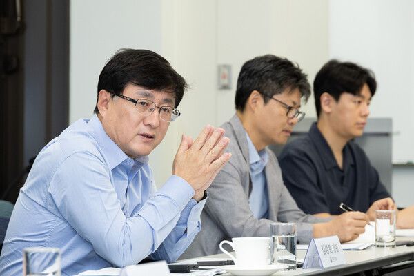 김성환 환경부 장관이 9월 17일 서울 종로구 S타워에서 기후·에너지단체와 간담회를 하고 있다. [사진=환경부 제공. 재판매 및 DB 금지]