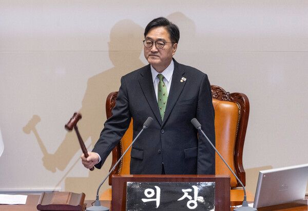 우원식&nbsp;국회의장이 9월18일&nbsp;국회&nbsp;본회의장에서&nbsp;국회&nbsp;본회의 교육·사회·문화 분야 대정부질문을 시작하고 있다.[사진=연합뉴스]