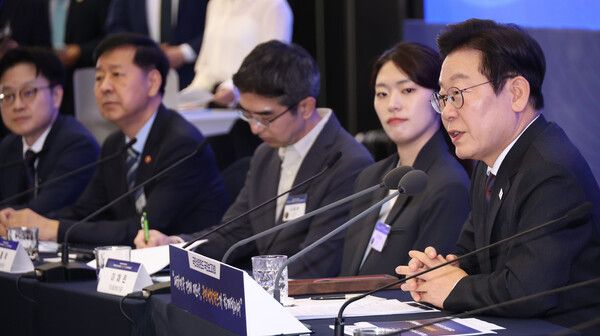 &nbsp;이재명&nbsp;대통령이 9월 10일 서울 마포구 프론트원에서 열린 국민성장펀드 보고대회에서 발언하고 있다. [사진=연합뉴스]