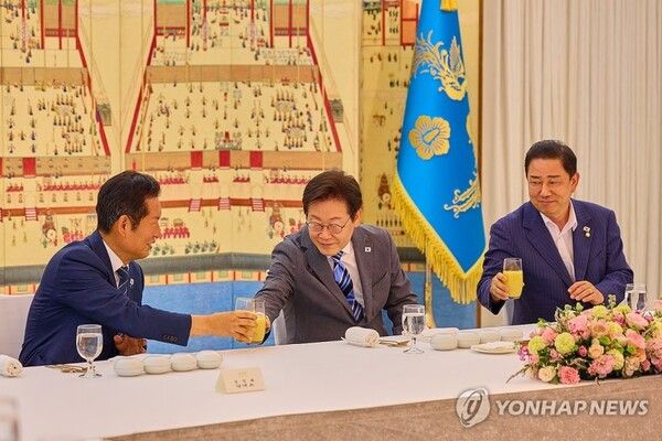 이재명 대통령, 민주당 지도부와 만찬 [사진=연합뉴스]