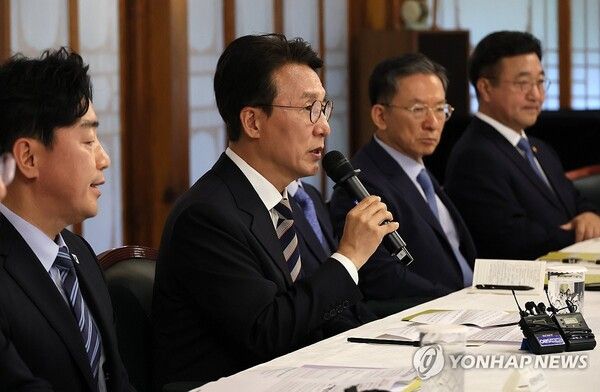 민주당과 정부가 7일 고위당정협의회를 열고 정부조직법 개정 방안을 확정했다 [사진=연합뉴스]