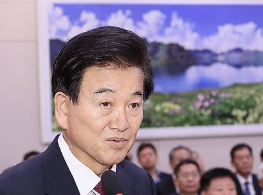 정동영 통일부 장관이 8일 국회 외교통일위원회 전체회의에서 발언하고 있다. [사진=연합뉴스]